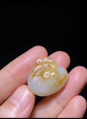 精品新疆和田玉籽料大吉大利生肖鸡一级老熟温润细腻26×23×12mm