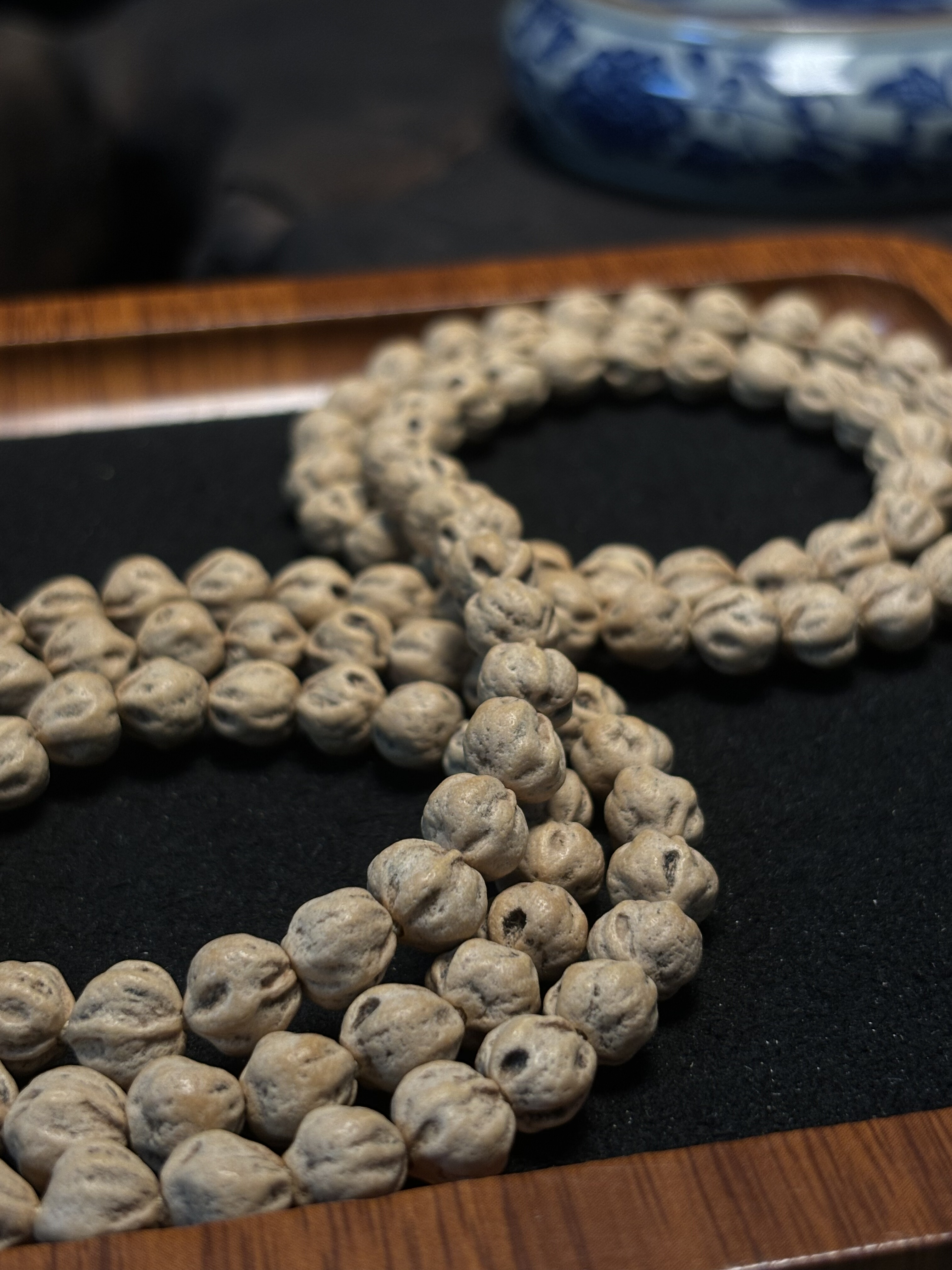 热振百香籽原桩莲花黄油皮毕业款鬼脸干净莲花文玩挂脖108柏香