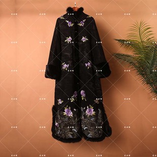 25198素女馆新款 绣花长袍棉服