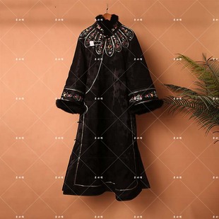 25409新款 云肩绣花长袍棉服