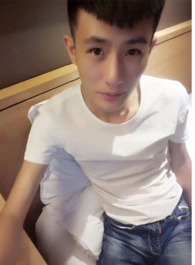 快手红人薄款纯色短袖T恤精神小伙情侣纯棉白色紧身打底半袖青年