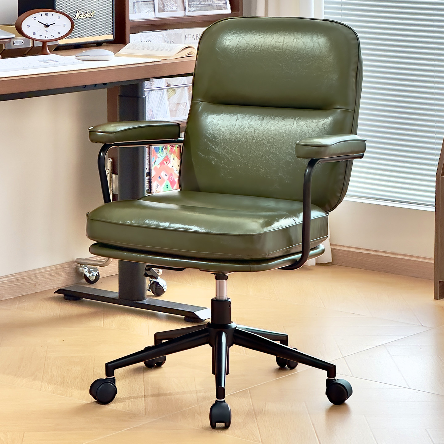 家用轻奢复古皮质电脑椅舒适久坐书桌椅书房办公椅卧室化妆旋转椅