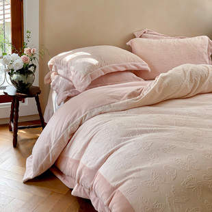 肥子妈2026新款秋冬保暖消光立体雕花A类牛奶绒四件套暖意融融