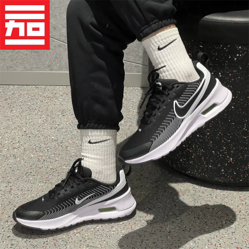 NIKE男款透气耐磨跑步鞋