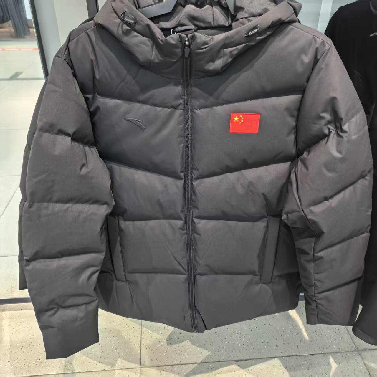 安踏正品男装2025冬新款连帽防泼水综训保暖运动羽绒服152617917N