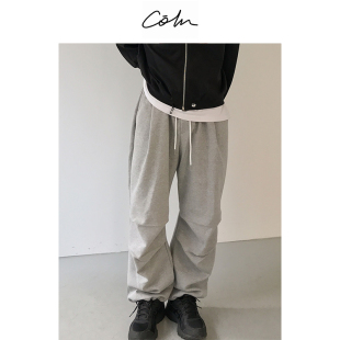 COLN膝盖打褶宽松卫裤 就是让你穿起来舒服又自在 什么也不图为