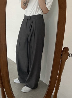 COLN拖地西装裤的慵懒的高级感呼之欲出是由内而外散发的高级品味