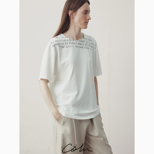 COLN1件衣服能承载什么?coln把少即是多印在了纯色字母宽松短袖上