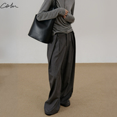 况且还是腰部折叠设计这么特别 COLN要时髦还是要得靠靠谱西装 裤