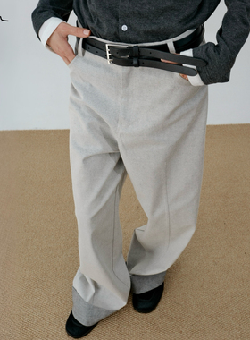 COLN难道蓝or黑才是好看的牛仔裤吗这条翻边灰牛仔够颠覆也够时髦