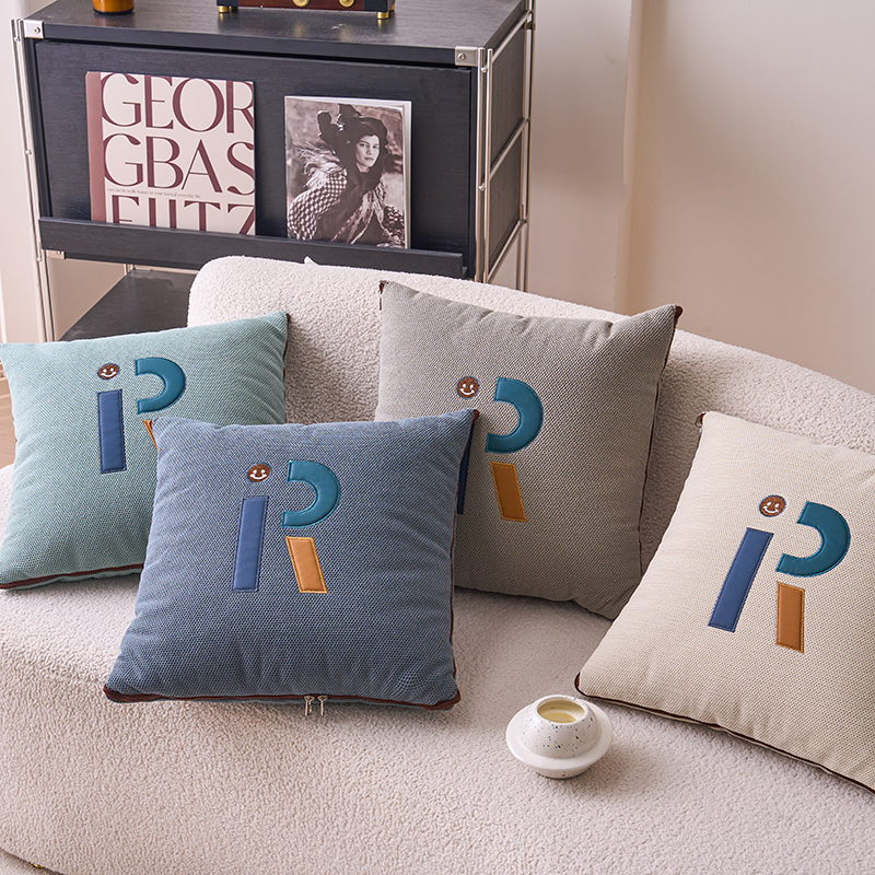 雪尼尔微笑大R抱枕被两用二合一午睡毯办公室空调间沙发车载加厚