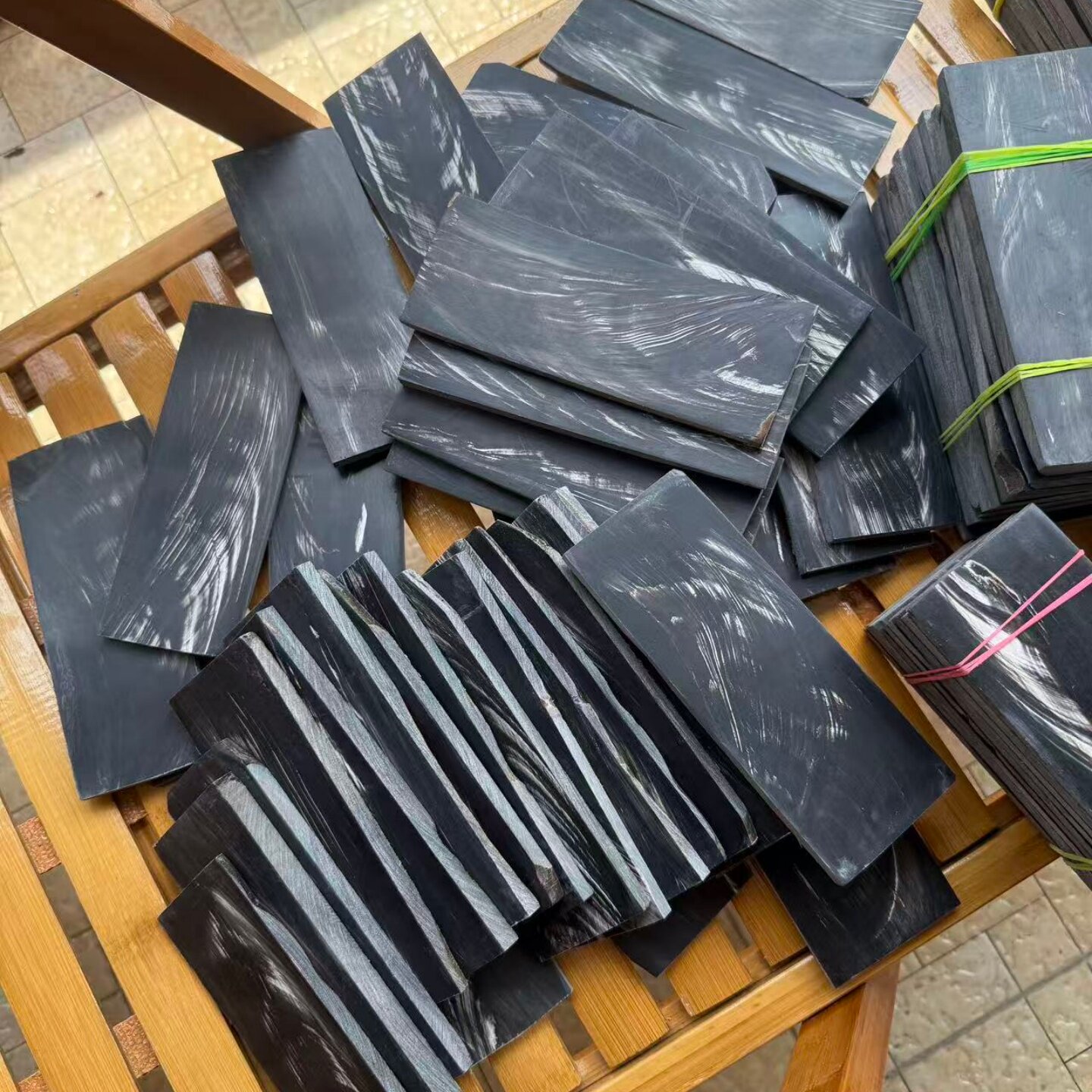 工厂牛羊角梳天然黑白水角原料板镜框梳子文玩雕刻DIY头骨定制批