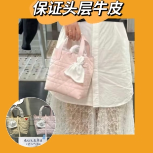 2025新款牛皮女包竖版牛皮菜篮子藤格纹可拆卸斜挎肩带小包包手挽