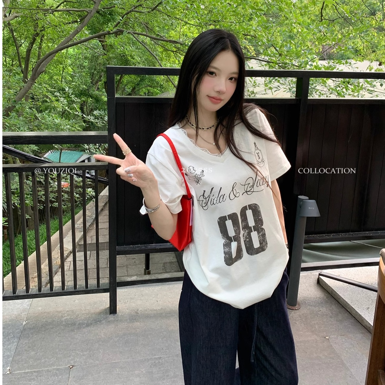 设计感蕾丝边V领字母印花短袖T恤