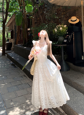 AshySnow 白茶月光 白色刺绣花朵法式收腰长款连衣裙