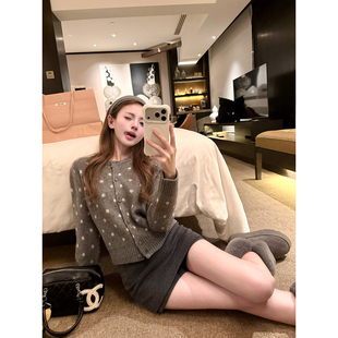 毛衣软糯厚实保暖 灰色波点羊毛针织圆领开衫 Ashy Snow格雷学姐