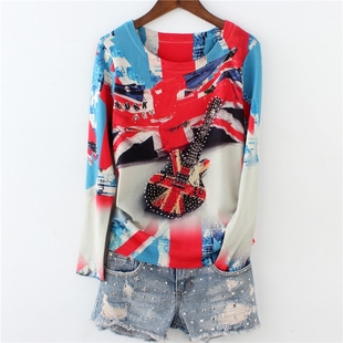 2024春季新款女装长袖时尚印花烫钻米字旗吉他彩棉修身打底衫上衣