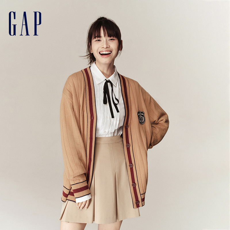 Gap女装春季LOGO时尚宽松学院风V领针织开衫柔软甜美风毛衣71497