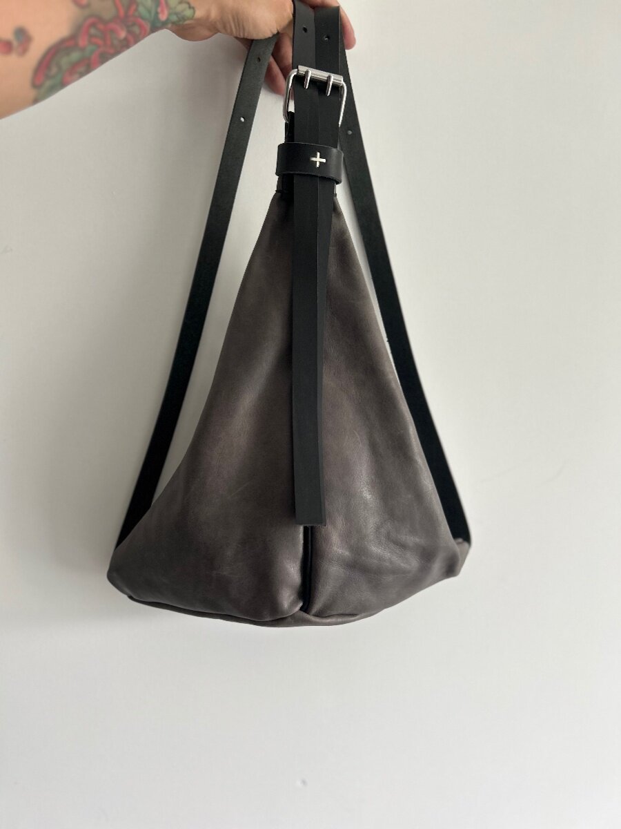 Handmade Craftsman Style Backpack, Distressed Processing, Tuscan Multi-Fat Cowhide, Gray Color Matching