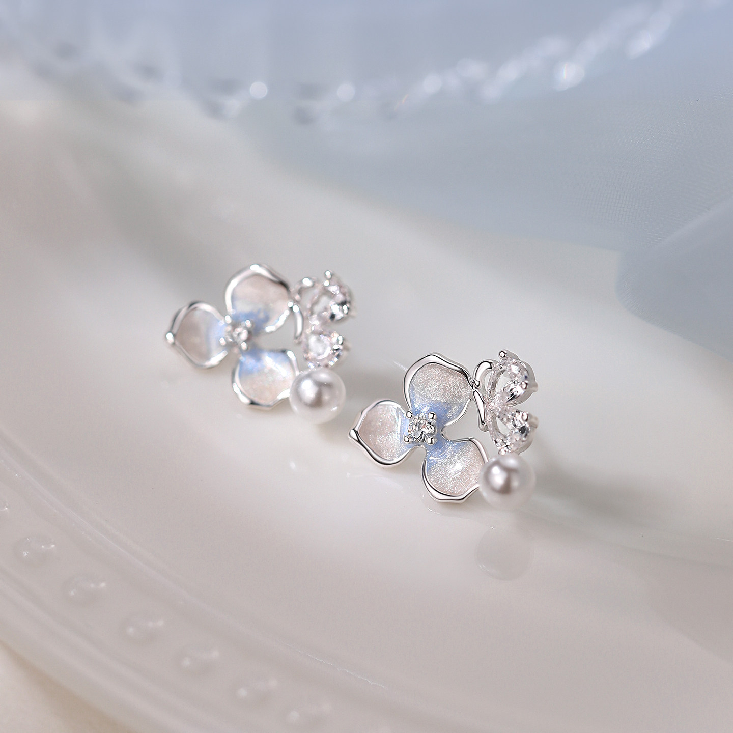 巷南999银花朵珍珠耳钉轻奢小众