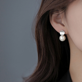 轻奢女耳饰 2025爆款 巷南 999纯银珍珠耳钉小众高级感耳环新款