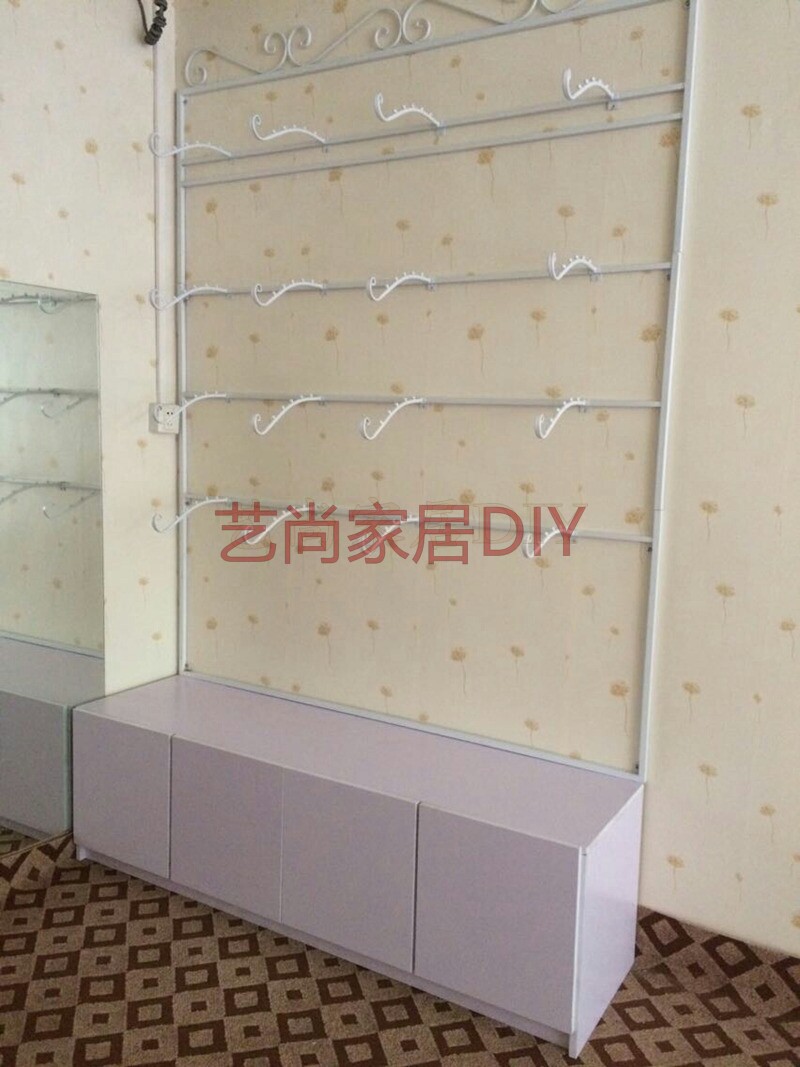 上墙内衣架子展示架文胸货架袜子内裤挂钩多层功能木柜服装店正挂