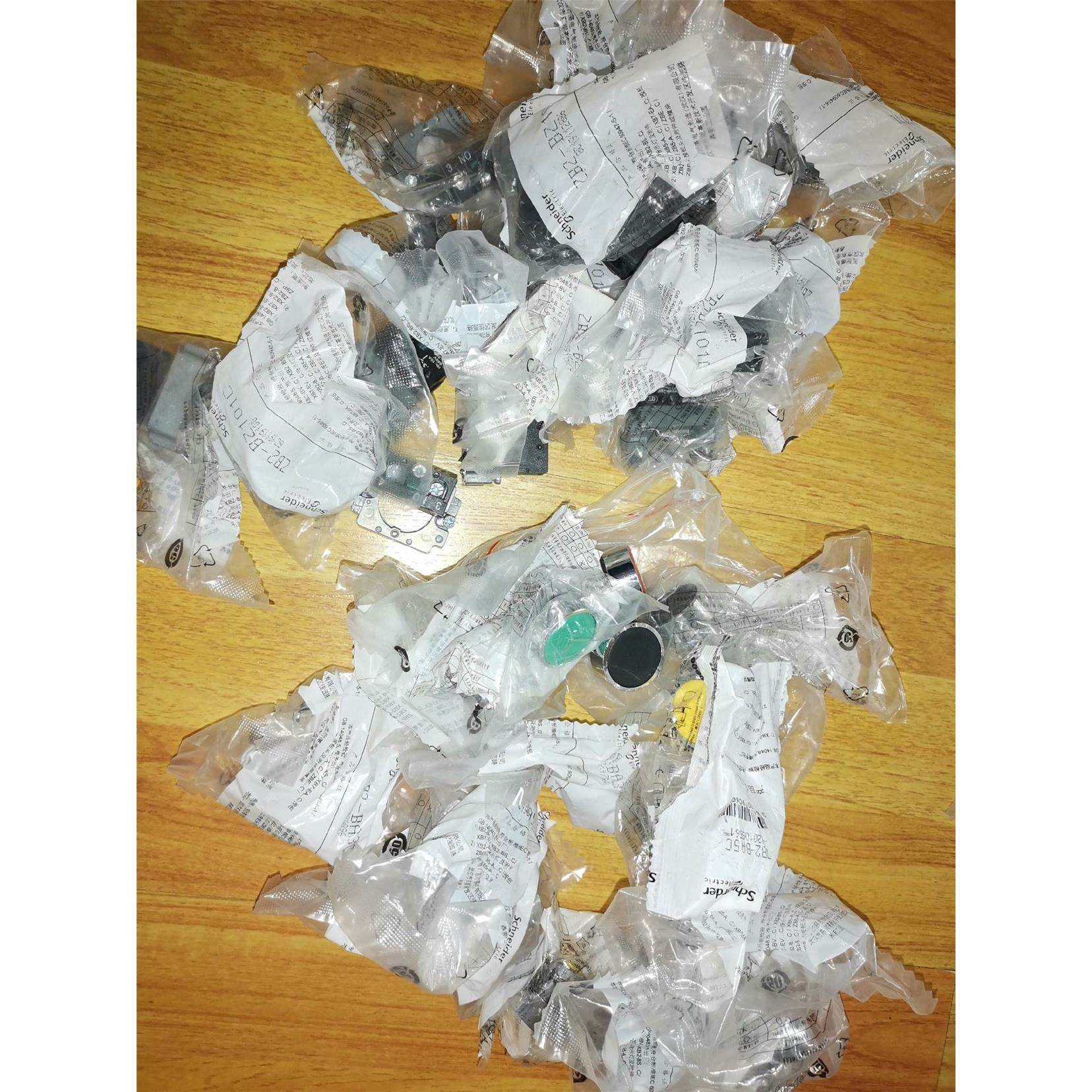 非实价议价议价施耐德ZB2-BZ101C正品全新有15个，及ZB2-BA系非实