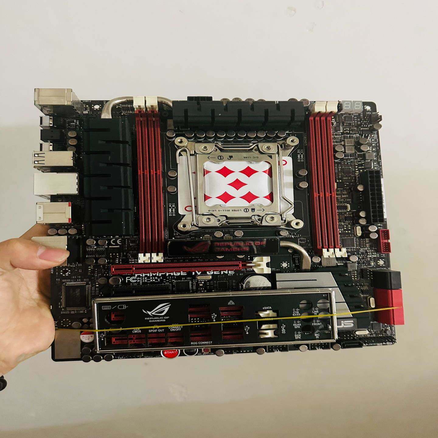 议价议价拍前询价~华硕玩家国度R4G X79主板 测试正常！议价议价