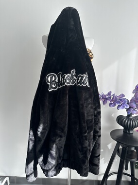 秋冬新款美式复古黑色毛毛仿皮草外套女刺绣连帽棒球服夹克上衣潮