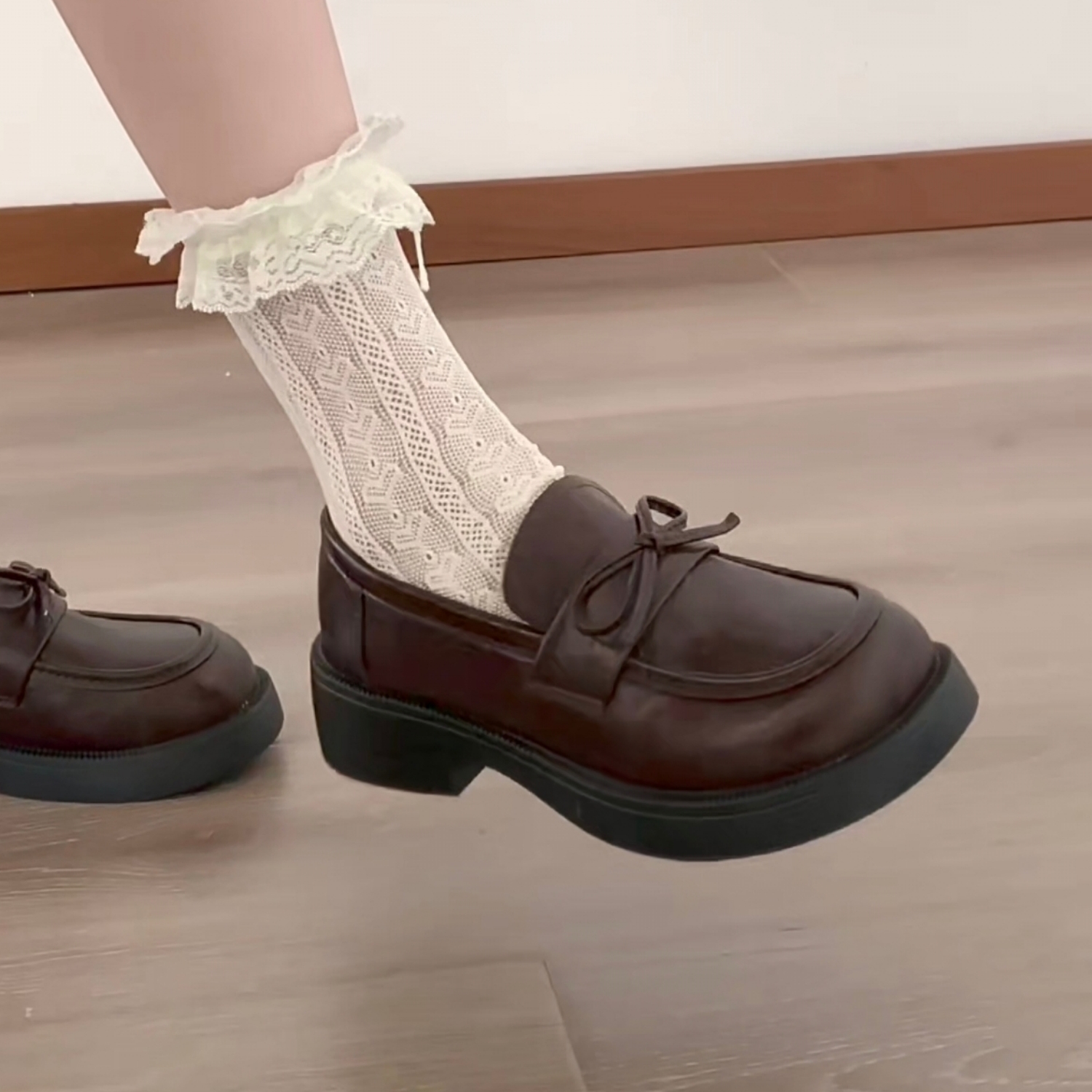 棕色英伦风小皮鞋女黑色单鞋