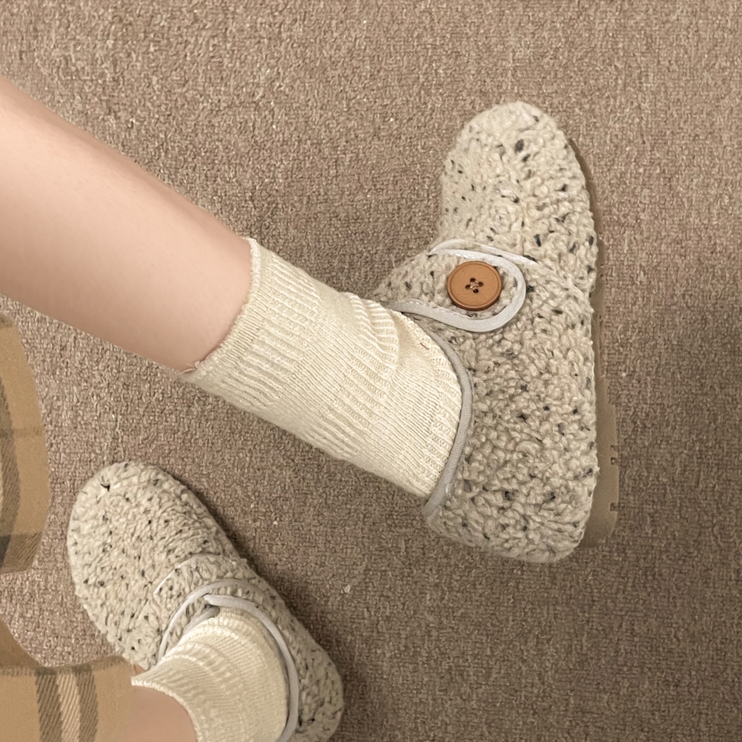 赠运费险复古加绒保暖毛毛鞋