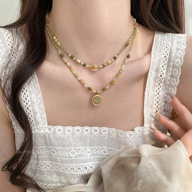 小清新碎碎石串珠项链女2025年新款秋季时尚轻奢高级感锁骨链配饰