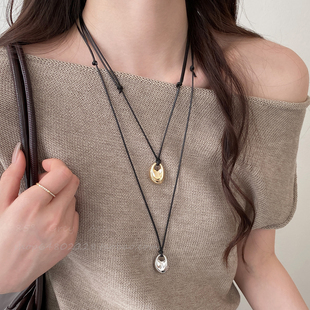 黑绳长款豆子项链女轻奢小众高级感皮绳锁骨链2026新款配饰毛衣链