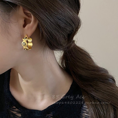 挖到了本命choker~~中古风耳环