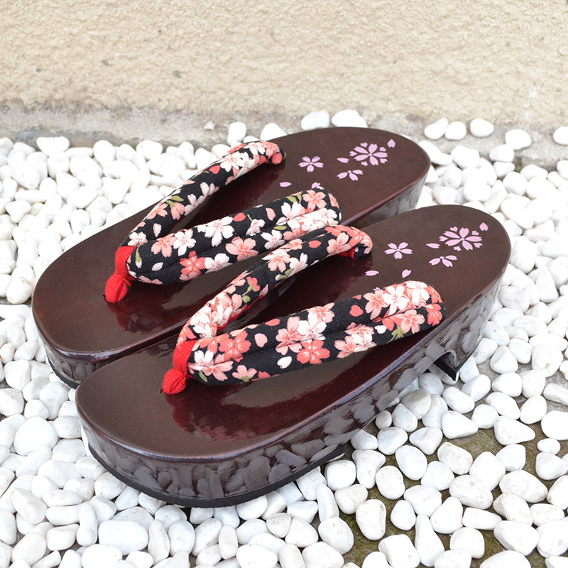 Japanese Style of Takashi Woman cos A gentle wind Japan flip flops The thickness of the bottom cherry blossoms Red paint non-slip Wooden slippers girl High-heeledin the Women's Shoes, slipper, flip flops category - from Buy2taobao.com to provide professional Taobao agent buy service