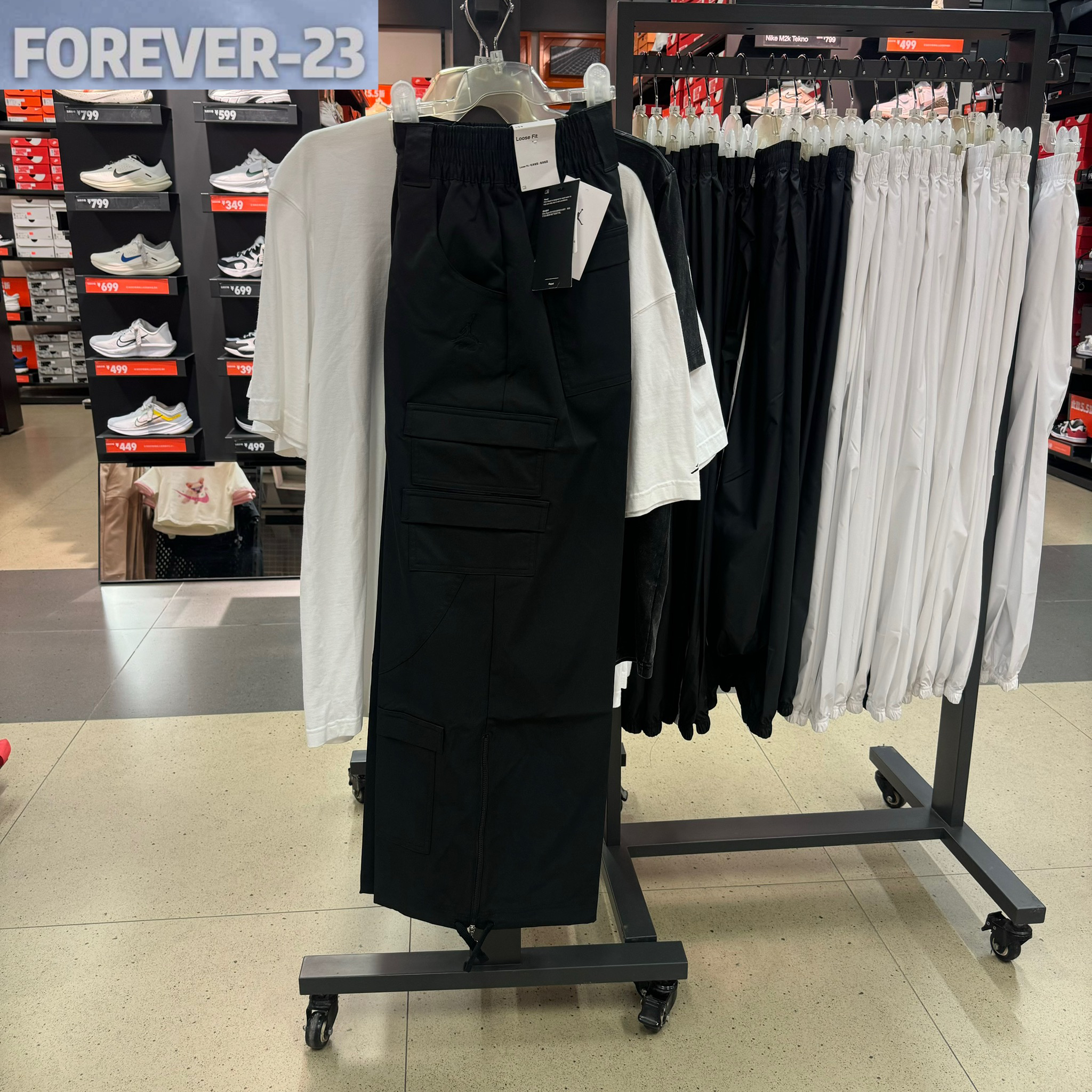 JORDAN女子运动裤潮流 多口袋休闲工装直筒宽松长裤 FD7216-010