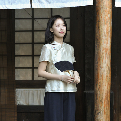 新中式立领斜襟刺绣短袖衬衫