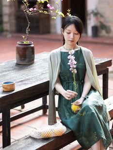 7-24CXC-350【在水一方】前世今生简约圆领绣花无袖背心连衣裙