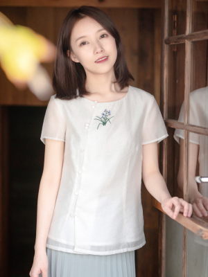 前世今生文艺偏襟绣花短袖衬衫