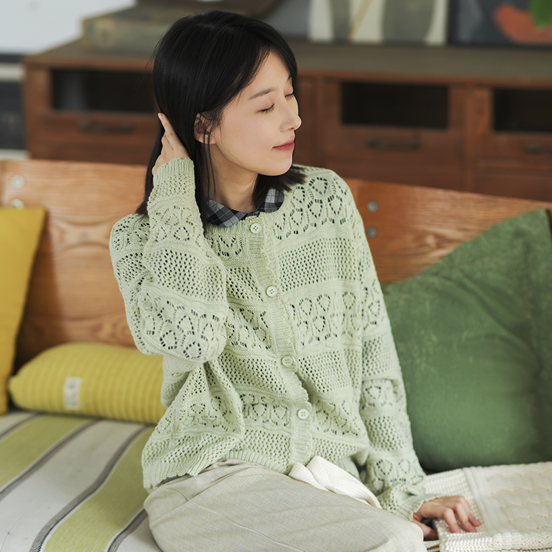 前世今生单排多扣圆领开衫