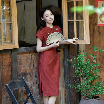 轻中式连肩袖立领绣花修身旗袍