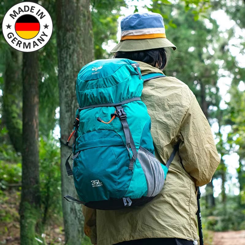 德国户外徒步登山包轻便大容量