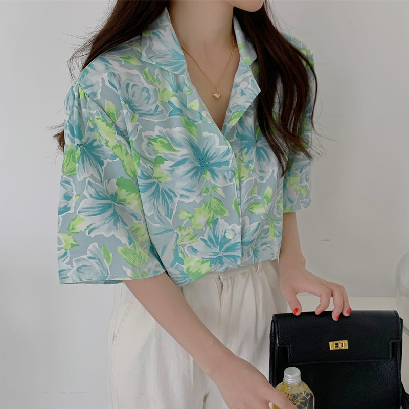 Real shooting and real price summer vacation fashion niche design feeling hand-painted printing casual loose shirt