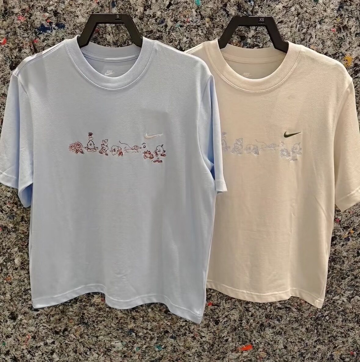 Nike耐克26年夏新款女款刺绣Logo运动宽松透气短袖T恤IW1213-407