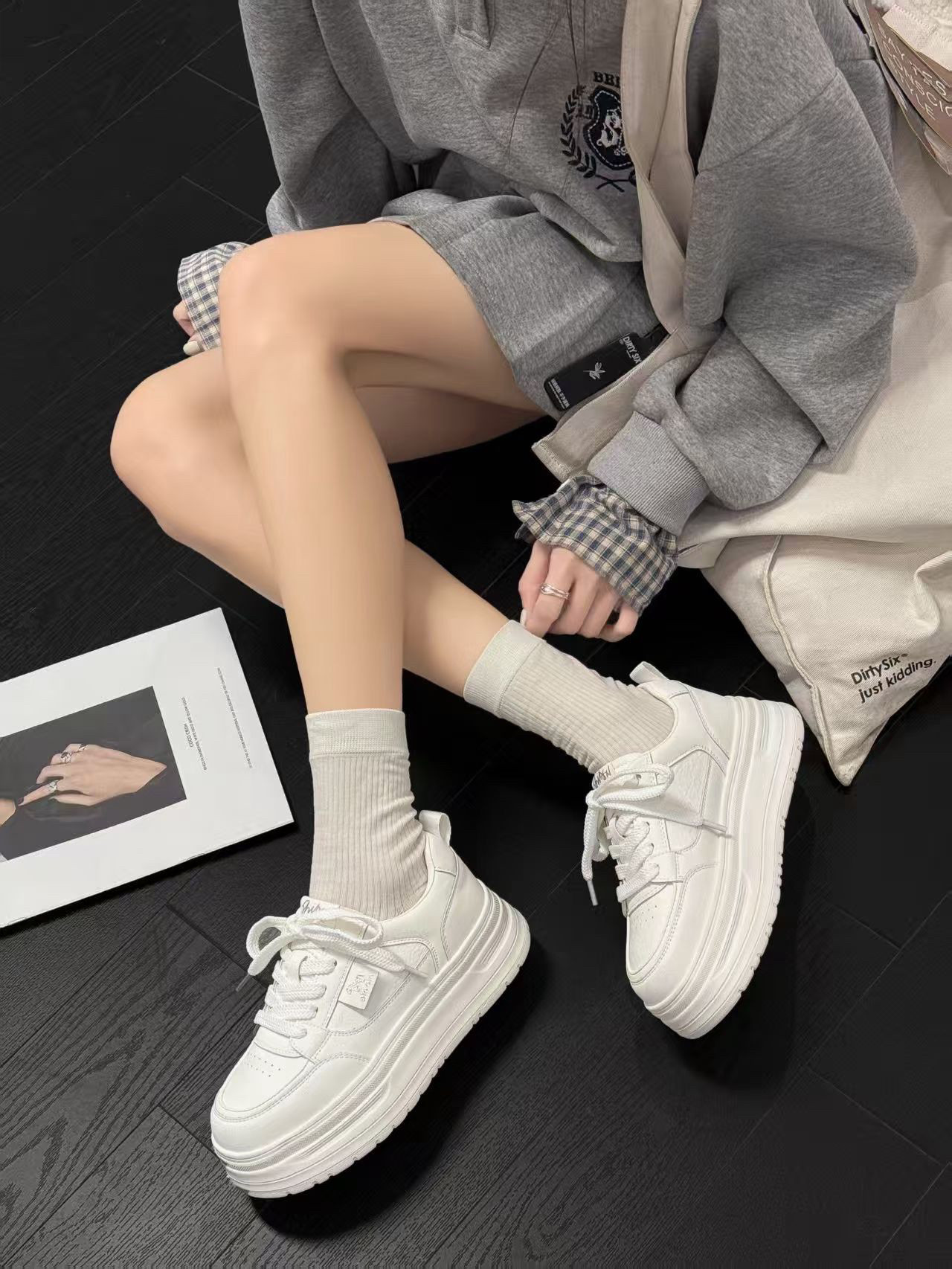 真皮厚底小白鞋女2026新款百搭增高休闲运动板鞋系带松糕单鞋平跟