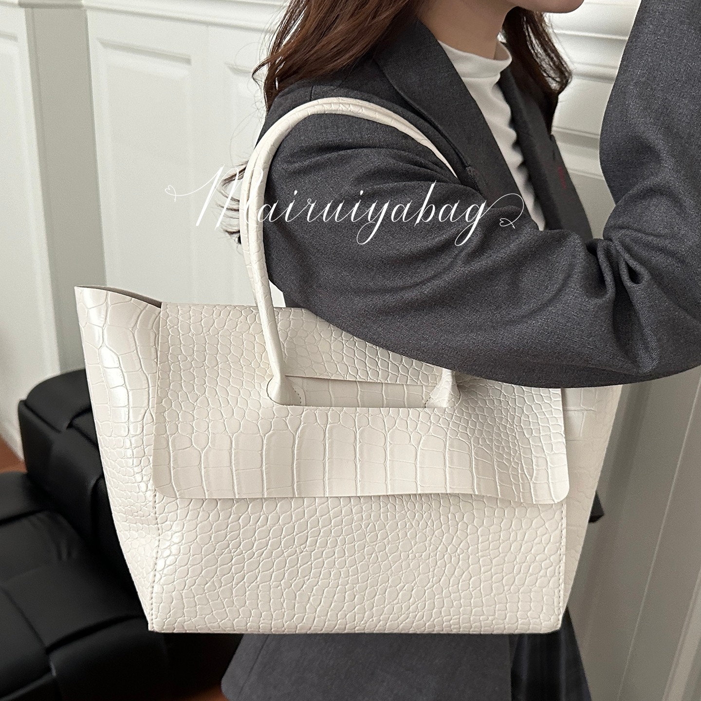 洋气通勤休闲托特包女2026春季新款韩版手提包时髦简约复古单肩包