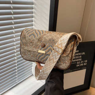 国风山海绘画宽肩带小包包斜挎包2024新款 百搭洋气小方包 潮时尚