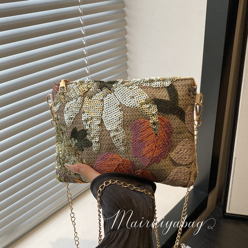 新中式国风草编编织花朵信封包