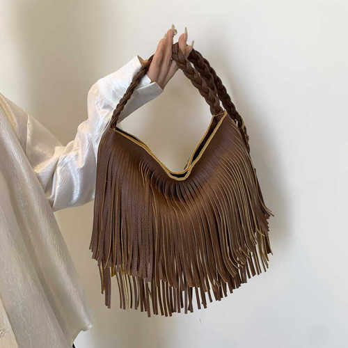 麦瑞雅波西米亚风度假穿搭流苏包