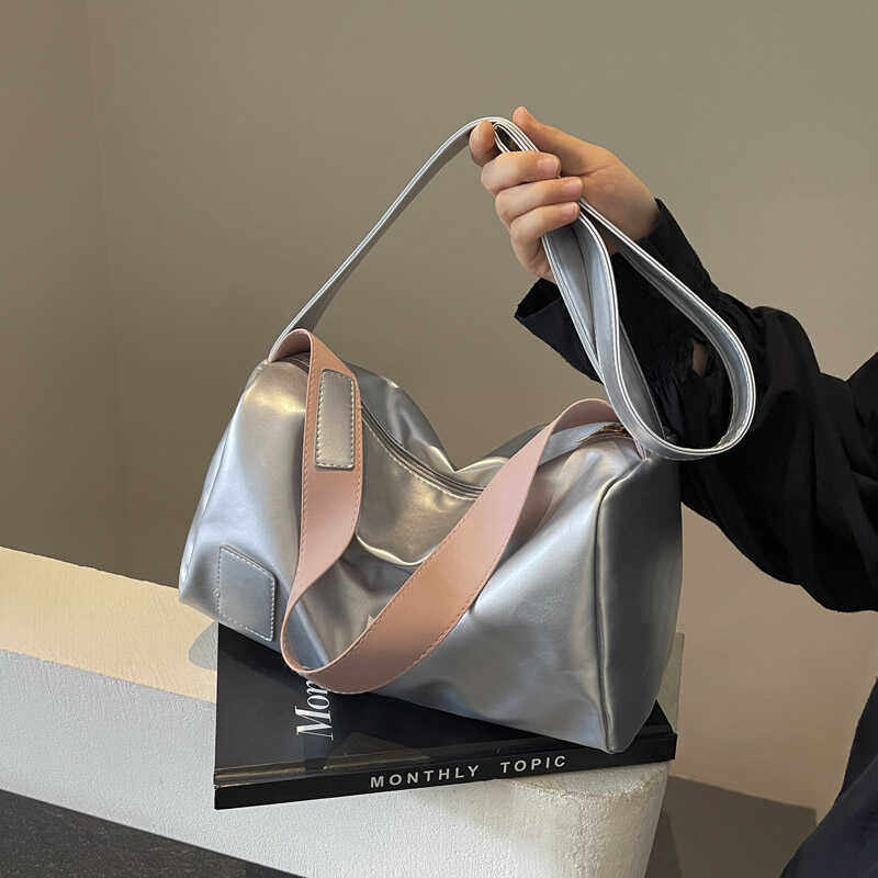 撞色韩国腋下包包女式2024新款潮时尚托特包学生上课大容量斜挎包